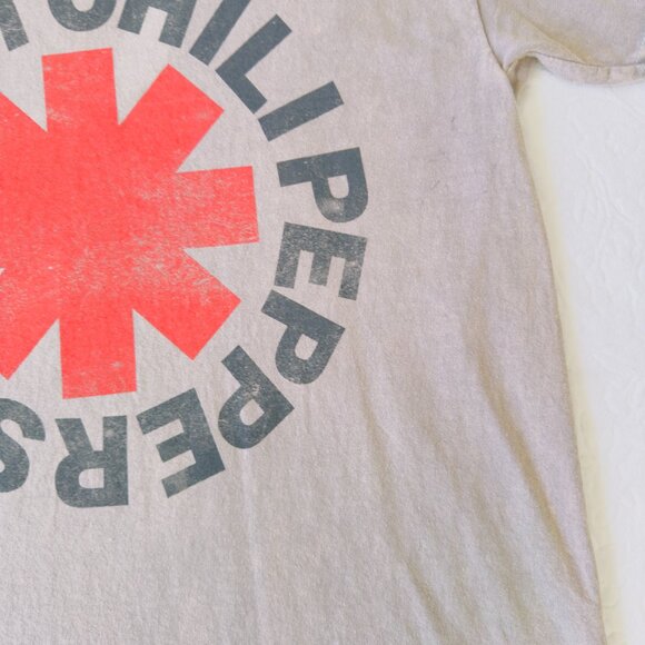 Graphic Tee. Unisex. Size L - Picture 11 of 14